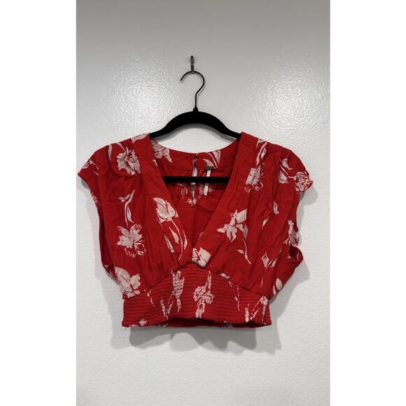 FREE PEOPLE ASO Nile River Red Floral Crop Top Women’s Size XS V Neck Shirred - Picture 1 of 7